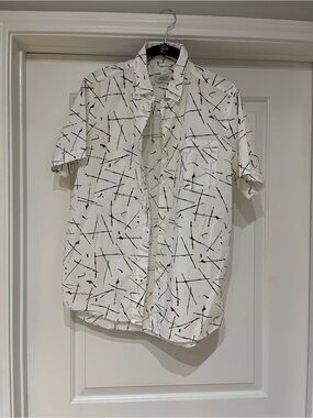 Saturdays New York City White Short-Sleeve Button-Up with Black Abstract Lines